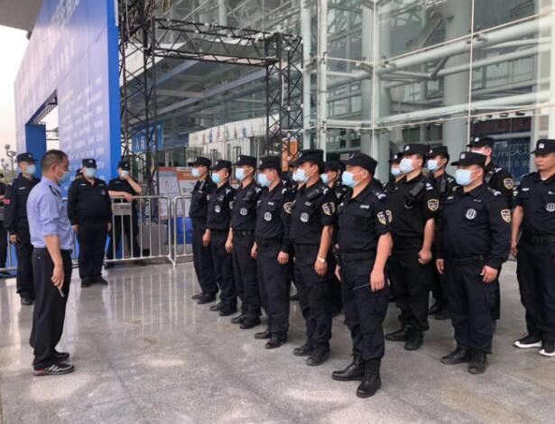 長沙市保安協會成功舉辦第二期“大?！惫歉膳嘤柊? ></a>
                    </div>
                    <div   id=